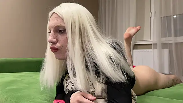 Snapshot of bad_lilyy chatting on February 19, 2025, 2:55 am bad lilyy online show from February 19, 2025, 2:55 am