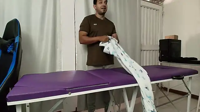 ema abby online show from April 4, 2026, 7:33 pm