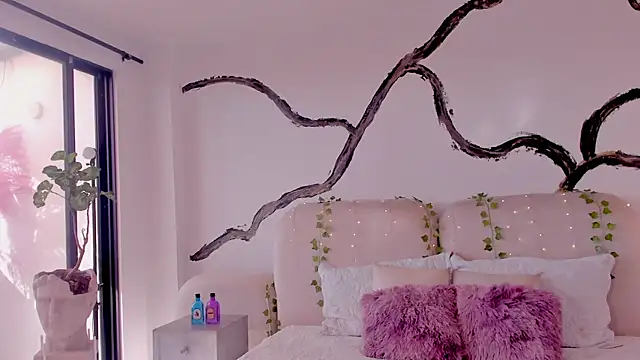 soidai miiu online show from September 29, 2025, 8:35 pm