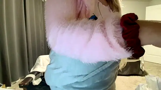 kaliii jones online show from November 27, 2025, 3:52 am