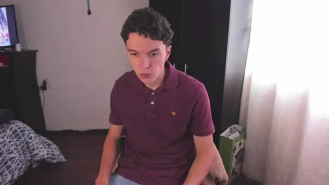 Snapshot of Mastrangelo_xxx chatting on March 3, 2025, 1:53 pm Mastrangelo xxx online show from March 3, 2025, 1:53 pm