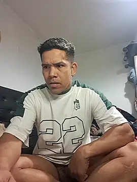 liamlara online show from September 14, 2025, 5:06 am