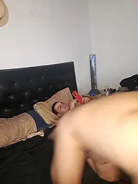 liamlara online show from October 5, 2025, 4:33 am