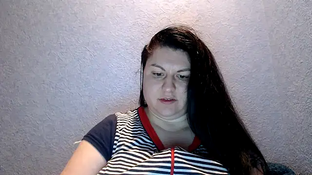 KiraSwee online show from November 28, 2025, 7:16 pm