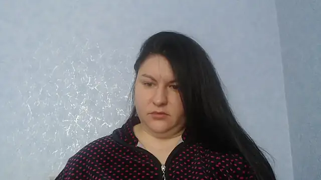 KiraSwee online show from December 3, 2025, 9:40 am