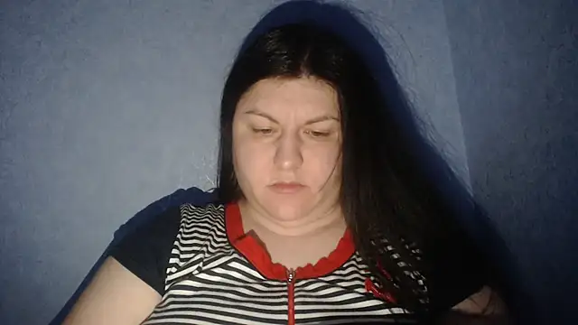 KiraSwee online show from January 17, 2026, 2:33 pm