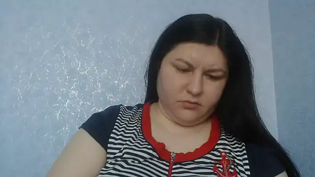 KiraSwee online show from February 1, 2026, 1:53 pm