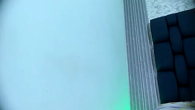 Ashlyaurora online show from March 14, 2025, 6:53 am