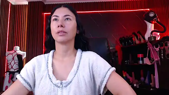 XiaQueen online show from October 12, 2025, 1:21 pm