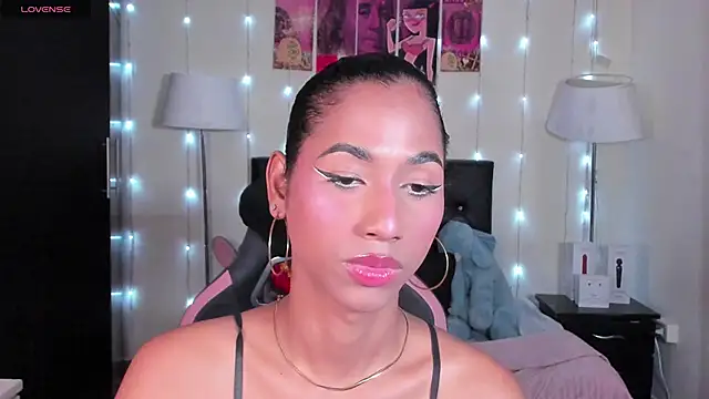 Alissemasiel online show from April 10, 2026, 4:33 pm