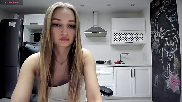 lisenok online show from March 12, 2026, 6:03 pm