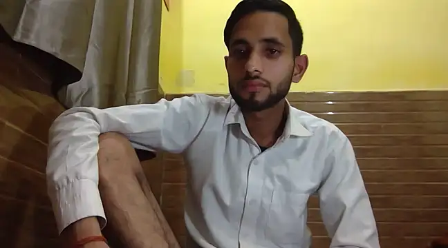 Queen Couple online show from February 17, 2025, 5:32 pm