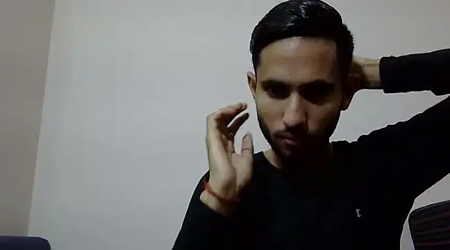 Queen Couple online show from March 1, 2025, 6:35 am