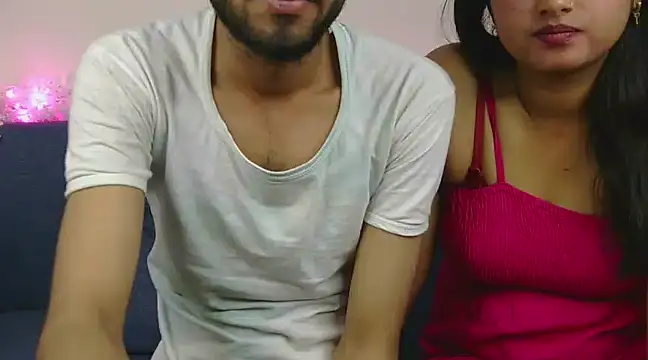 Queen Couple online show from March 22, 2025, 10:28 am