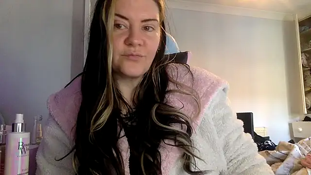 Snapshot of AureliaXOX chatting on February 5, 2025, 10:30 am AureliaXOX online show from February 5, 2025, 10:30 am