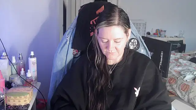 Snapshot of AureliaXOX chatting on October 3, 2025, 9:50 am AureliaXOX online show from October 3, 2025, 9:50 am