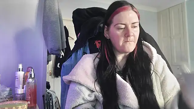 Snapshot of AureliaXOX chatting on November 3, 2025, 9:54 am AureliaXOX online show from November 3, 2025, 9:54 am