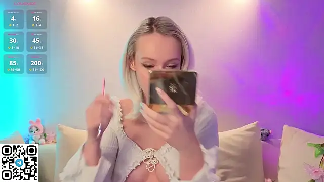 Anadeyaaa online show from November 9, 2025, 11:03 pm