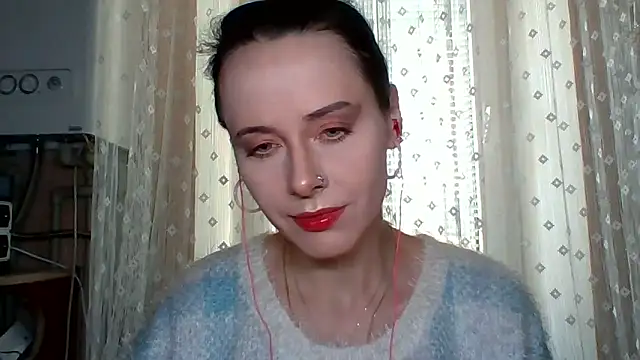 LuminousLady online show from September 18, 2025, 6:15 am