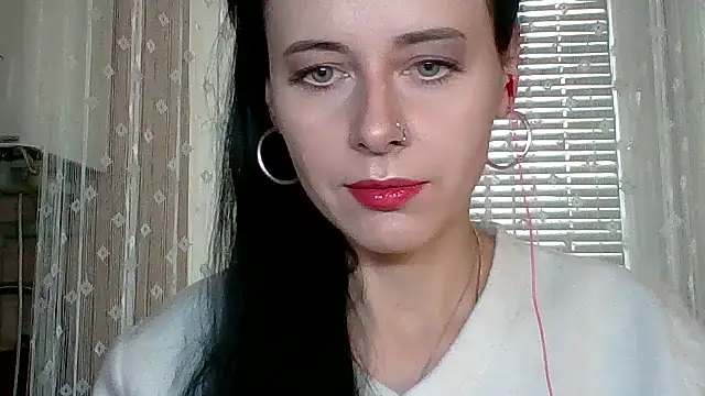 LuminousLady online show from October 29, 2025, 10:17 am