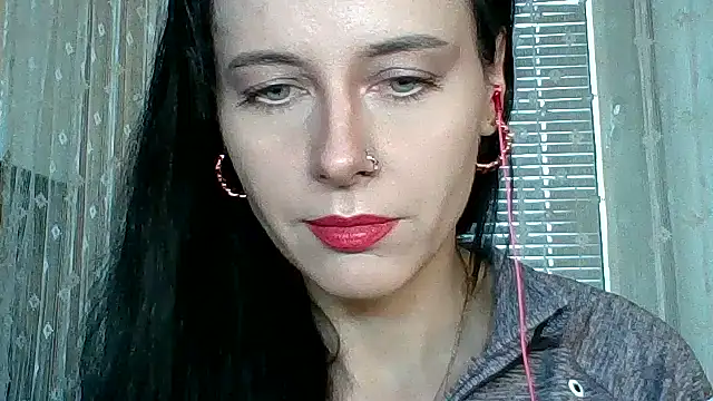 LuminousLady online show from November 14, 2025, 12:37 pm