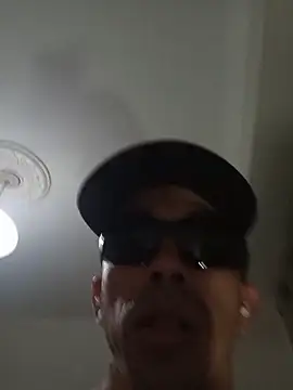 Snapshot of aleds17668 chatting on January 6, 2026, 11:51 pm aleds17668 online show from January 6, 2026, 11:51 pm