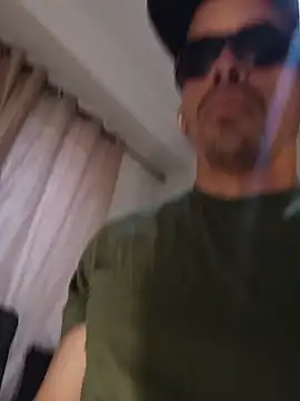 Snapshot of aleds17668 chatting on January 11, 2026, 8:25 pm aleds17668 online show from January 11, 2026, 8:25 pm