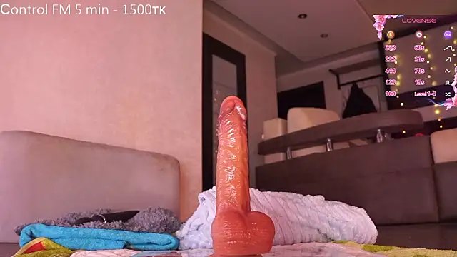 queeneliaa online show from March 17, 2026, 8:56 pm