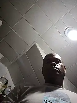 chocolatepuro1979 online show from February 8, 2026, 2:26 am