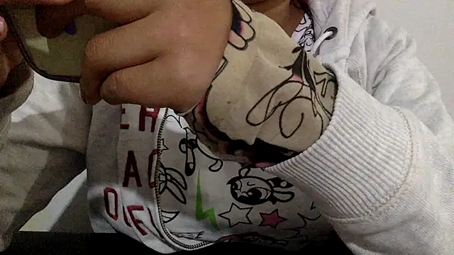 sharonlopez9611 online show from September 9, 2025, 3:06 am