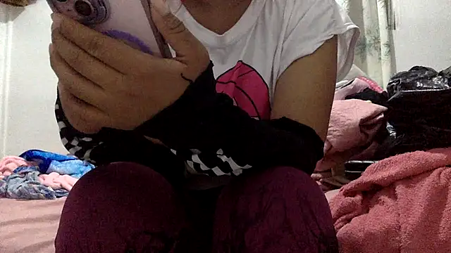 sharonlopez9611 online show from October 29, 2025, 3:53 am