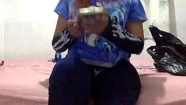 sharonlopez9611 online show from November 16, 2025, 4:07 am