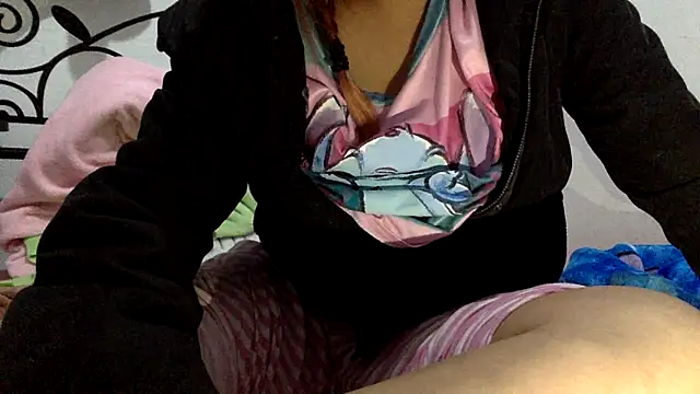 sharonlopez9611 online show from December 3, 2025, 4:09 am