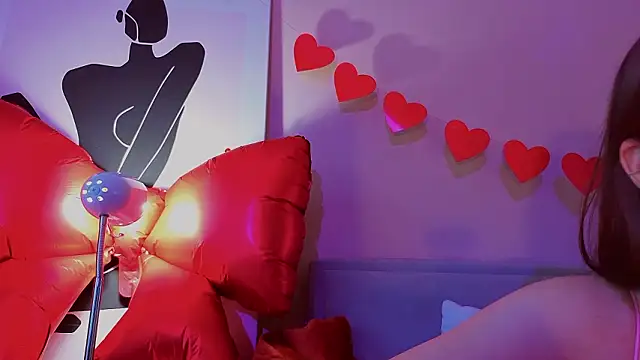 Mia Luw online show from February 17, 2026, 3:25 am