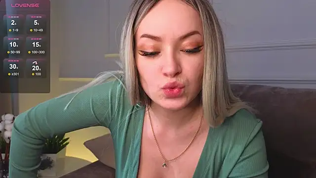 Snapshot of AugustaGearing chatting on February 19, 2025, 4:55 am AugustaGearing online show from February 19, 2025, 4:55 am