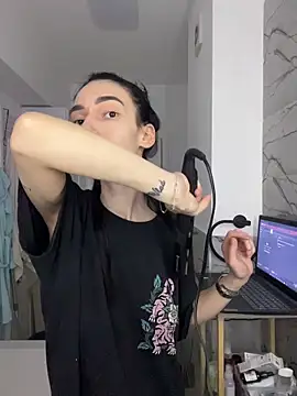 Celine Roxelle online show from April 16, 2026, 5:47 pm