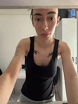 Celine Roxelle online show from April 21, 2026, 12:44 pm