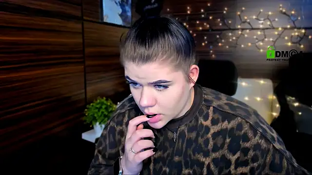 Snapshot of elmira_rose chatting on February 8, 2025, 1:54 pm elmira rose online show from February 8, 2025, 1:54 pm