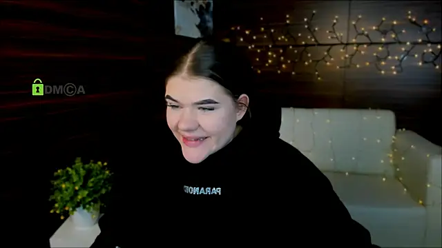 Snapshot of elmira_rose chatting on February 11, 2025, 1:20 pm elmira rose online show from February 11, 2025, 1:20 pm