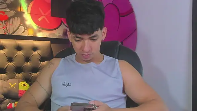 ISAAC CRYSTON online show from September 25, 2025, 7:39 pm