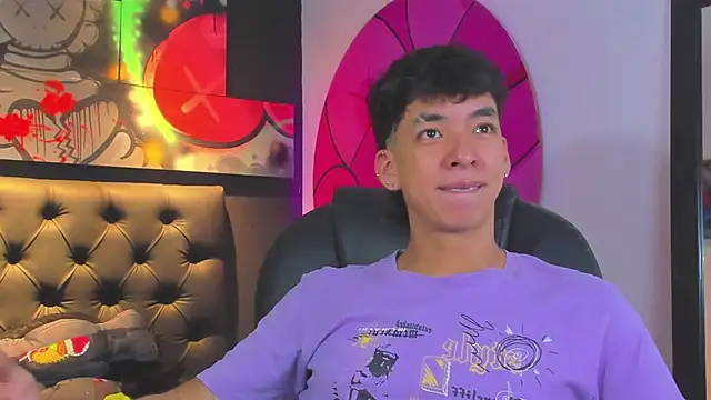 ISAAC CRYSTON online show from September 27, 2025, 7:52 pm