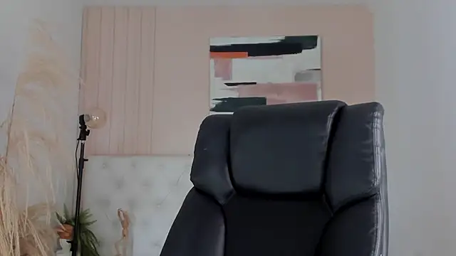 ISAAC CRYSTON online show from October 23, 2025, 7:34 pm