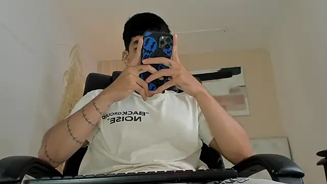 ISAAC CRYSTON online show from January 10, 2026, 11:20 pm