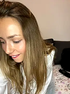 Hilary 283 online show from September 26, 2025, 6:01 pm