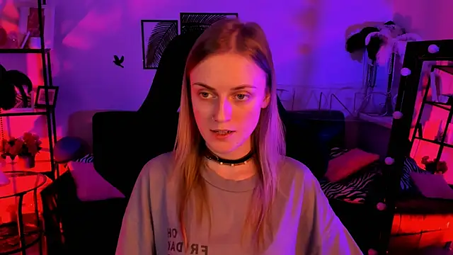 KiraMontoya online show from February 18, 2025, 9:20 pm