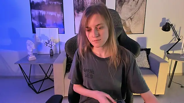 KiraMontoya online show from February 27, 2025, 3:15 pm