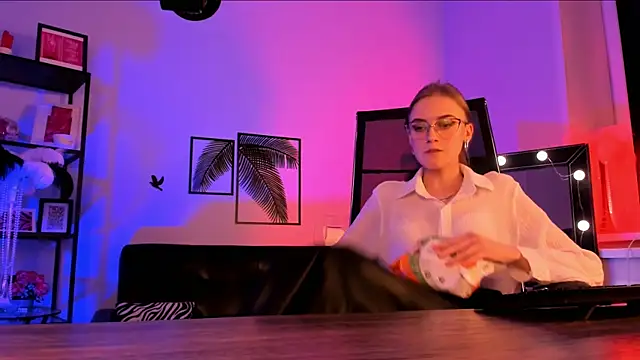 KiraMontoya online show from March 20, 2025, 12:08 am