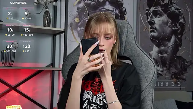 KiraMontoya online show from March 5, 2026, 2:51 am