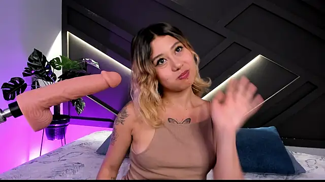 cloe palmer online show from February 8, 2025, 9:15 pm