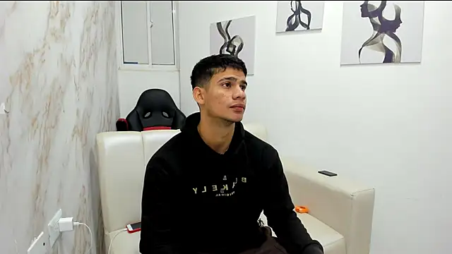 ANDRES STUD online show from October 15, 2025, 4:12 am